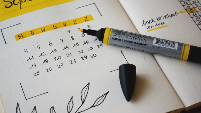 Calendar and reservation planning notebook